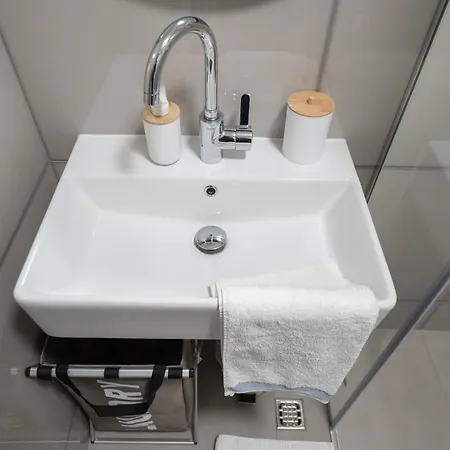 Tona * Baška Voda